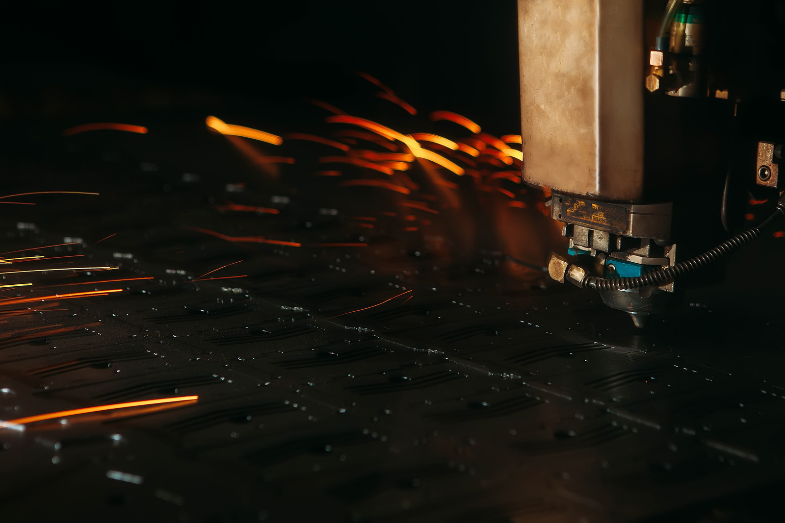 Troubleshooting Common Issues With Laser Cutting and Engraving Machines