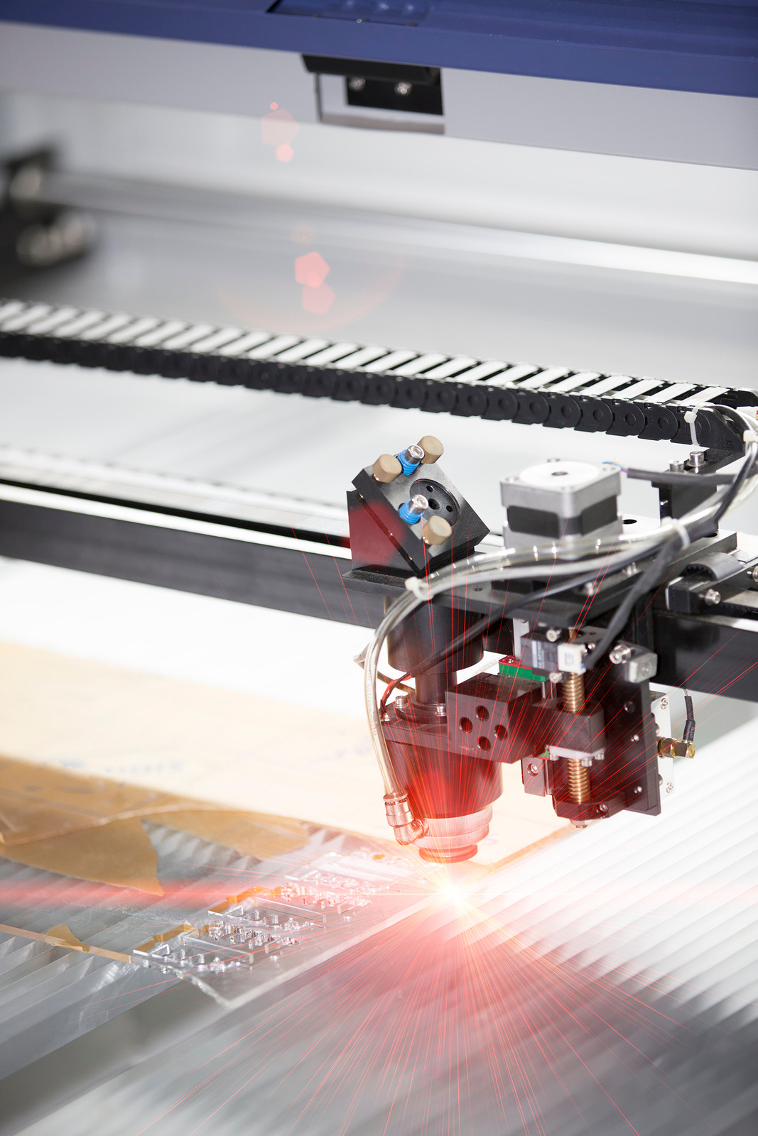 Exploring the Benefits and Drawbacks of Laser Cutting Technology