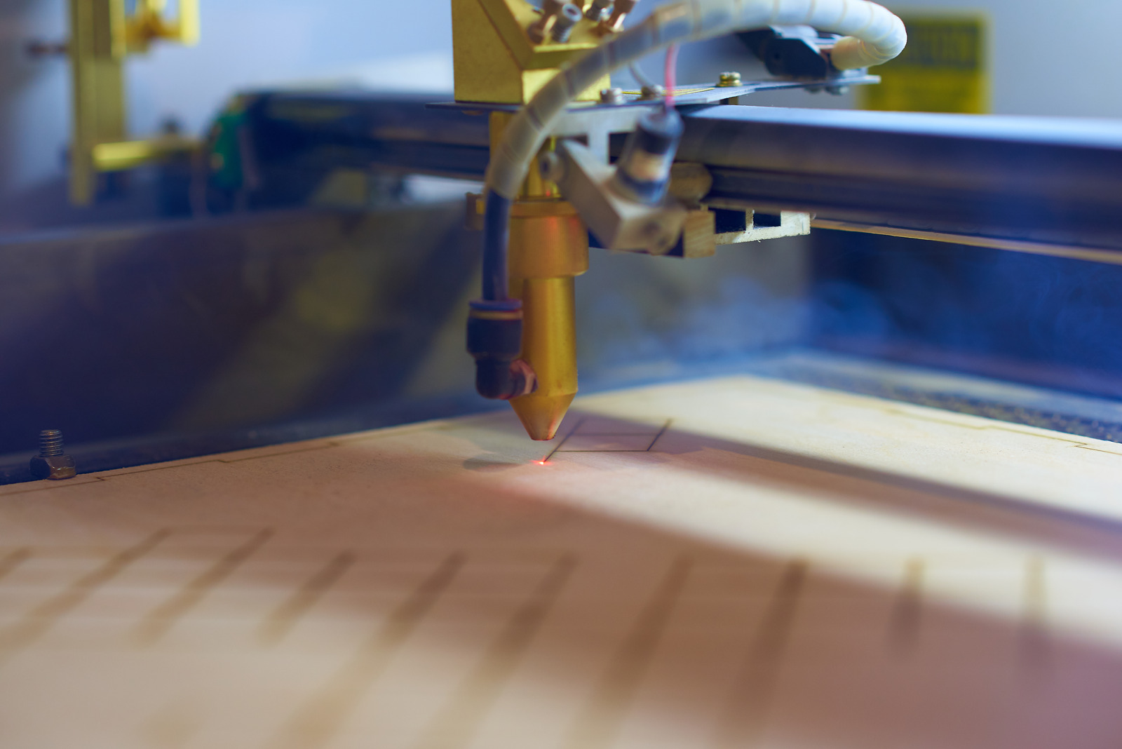 Exploring the Benefits of Using a Laser Cutting Head