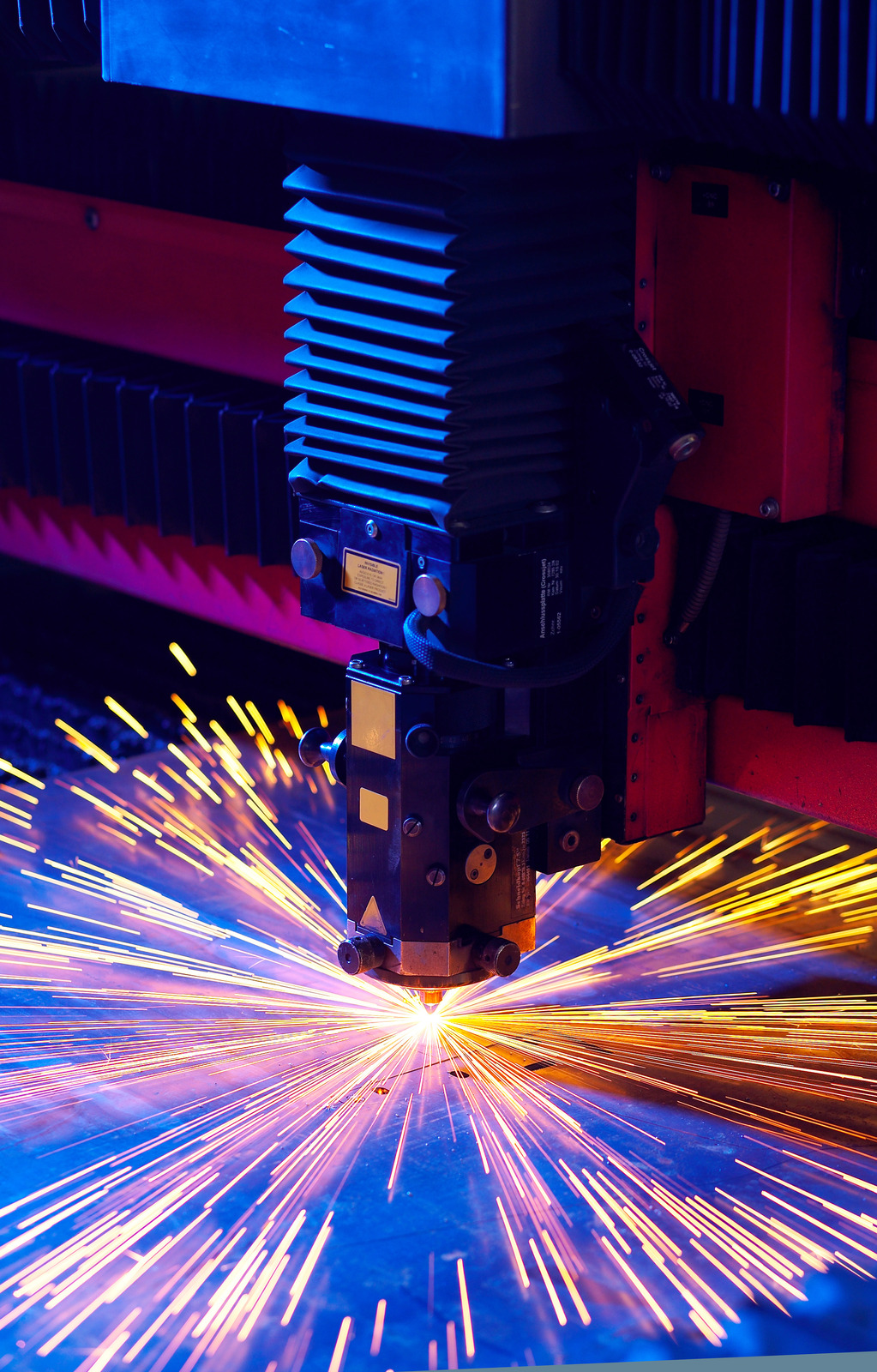 Exploring the Benefits and Drawbacks of Laser Cutting Technology