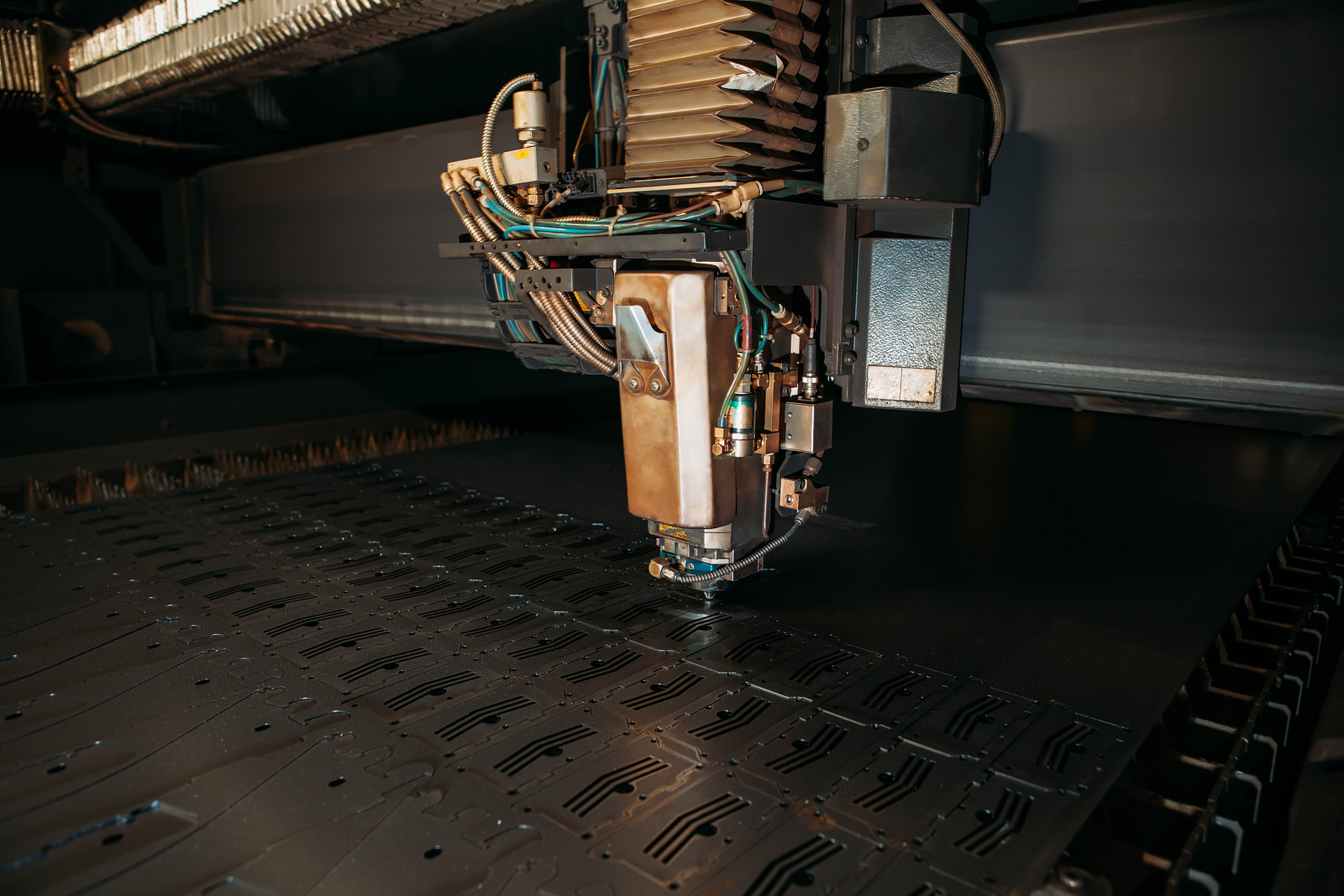 Comparing Laser Cutting to Traditional Methods: Pros and Cons