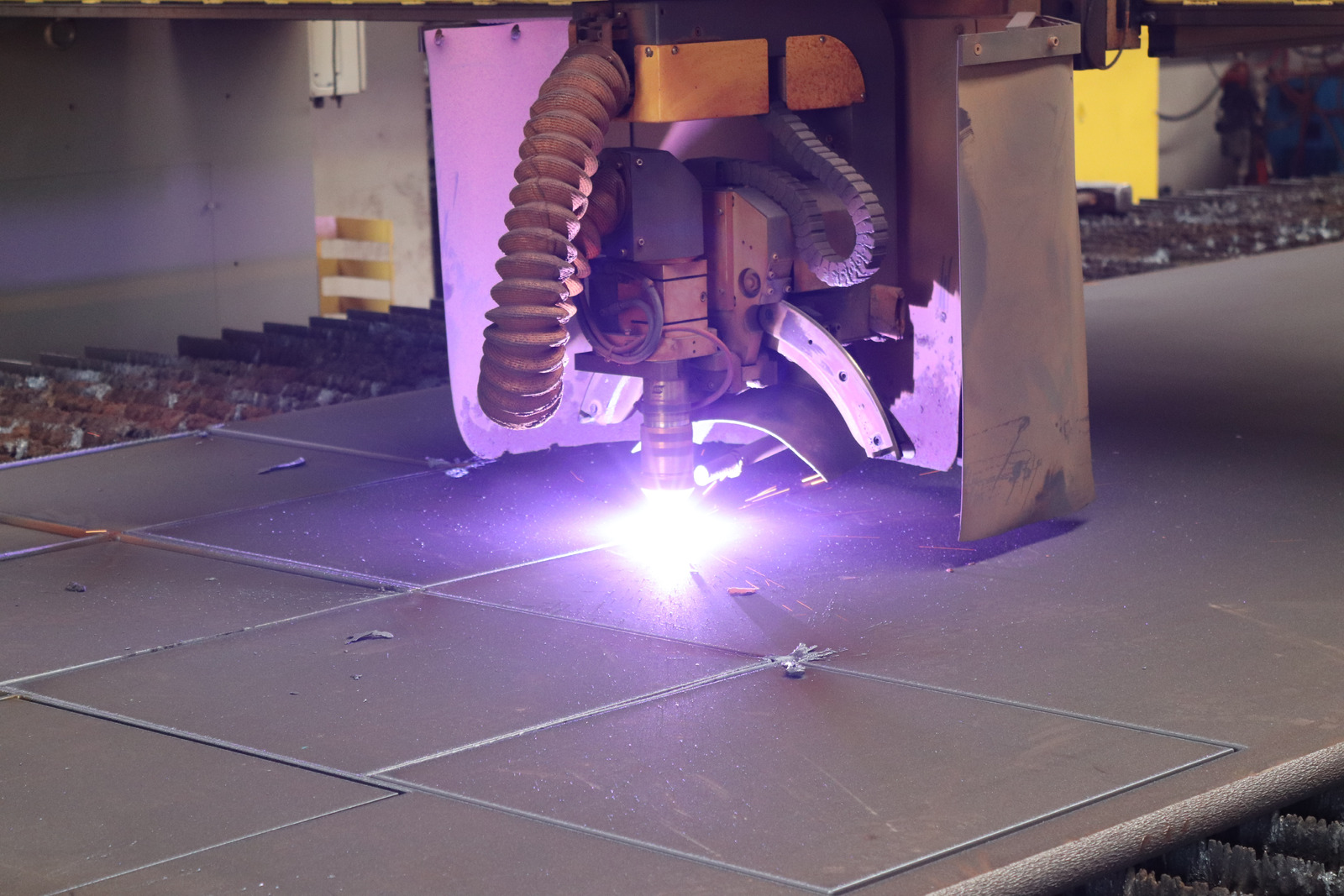 Understanding the Different Lasers Used for Aluminium Laser Cutting